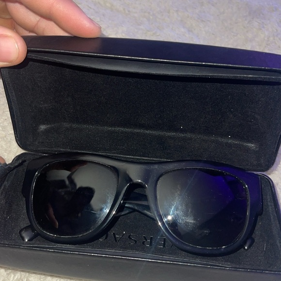 Versace unisex sunglasses - Picture 2 of 6